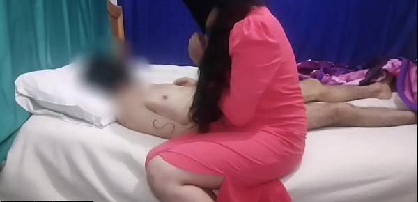  Arab stepmom wants to wake her stepson but she liked his penis